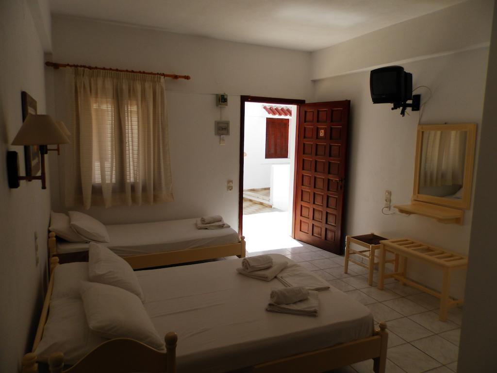 Aeolos Hotel Apartments Gythio Chambre photo