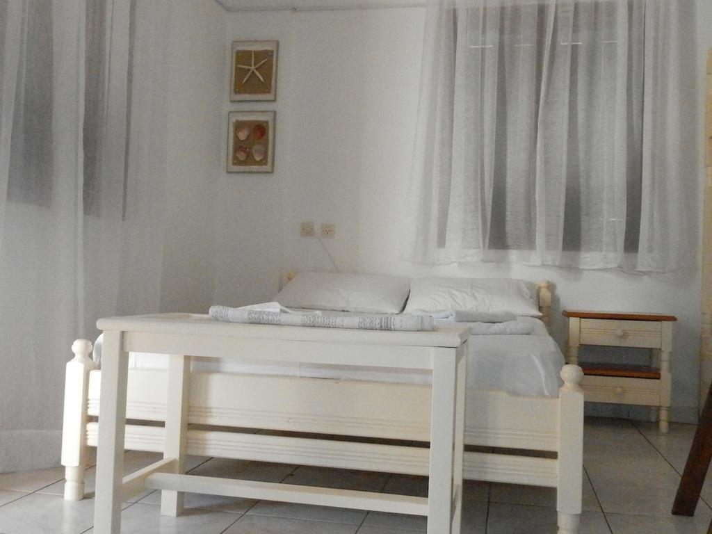 Aeolos Hotel Apartments Gythio Chambre photo