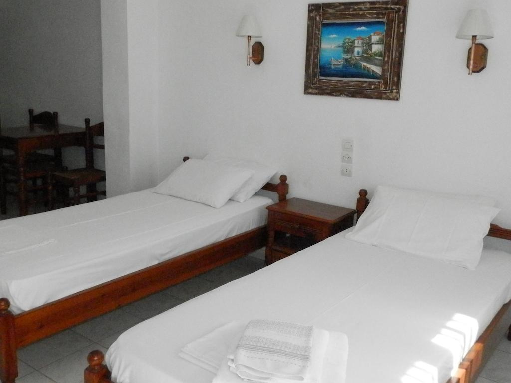 Aeolos Hotel Apartments Gythio Extérieur photo